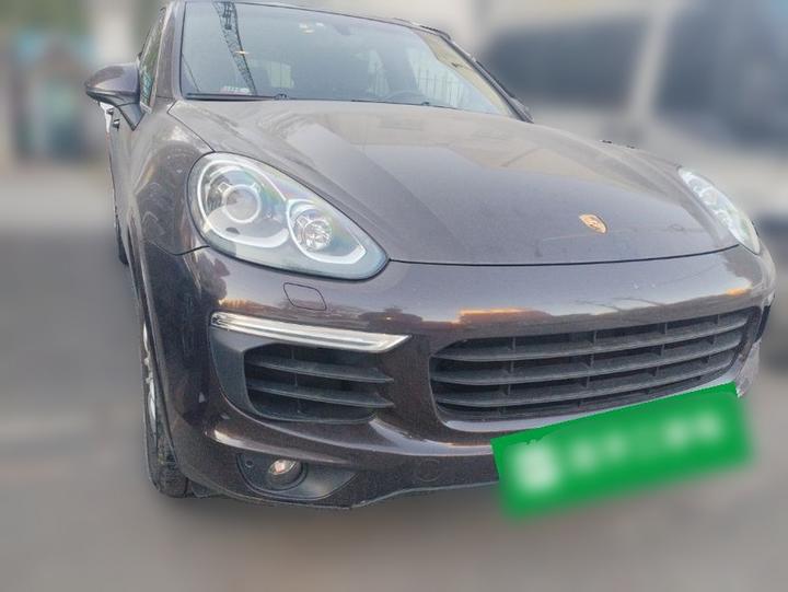 2016 Cayenne Platinum Edition 3.0T photo 3