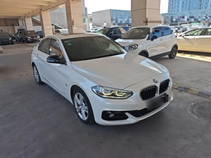 1 Series 2017 118i Design Package photo 3