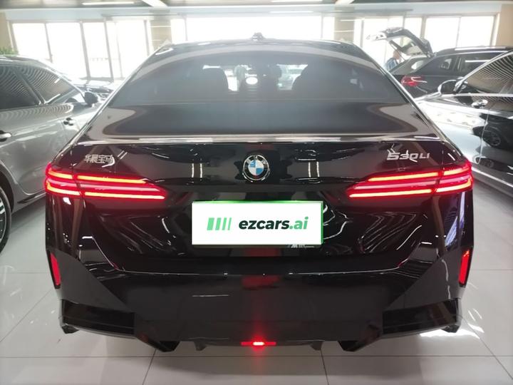 5 Series 2026 530Li Leading M Sport Package photo 5