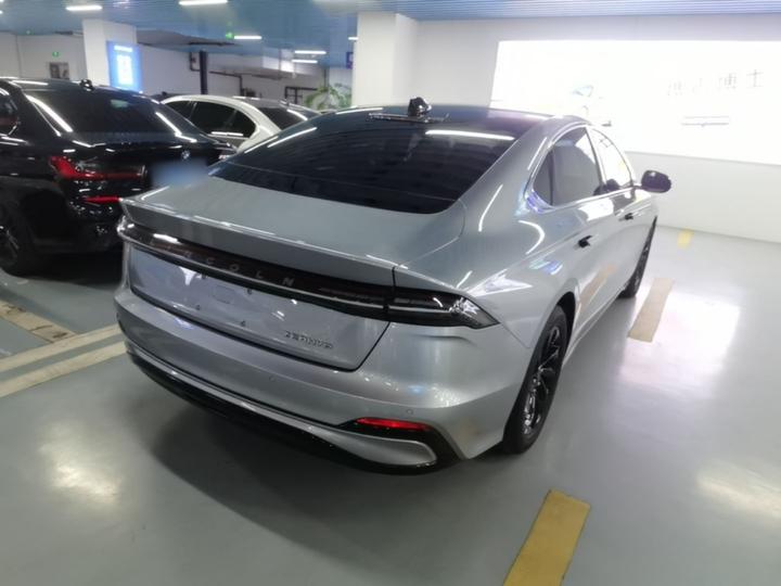 Z 2024 2.0T RWD Hybrid photo 6