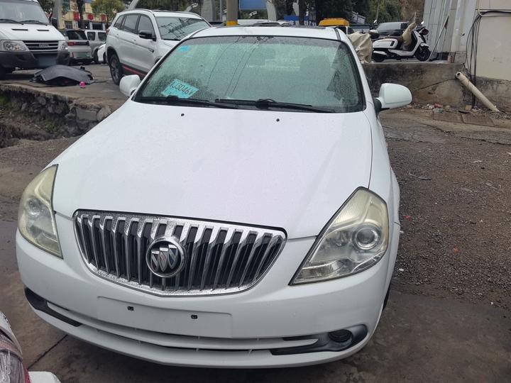 Excelle 2015 1.5L MT Classic photo 2