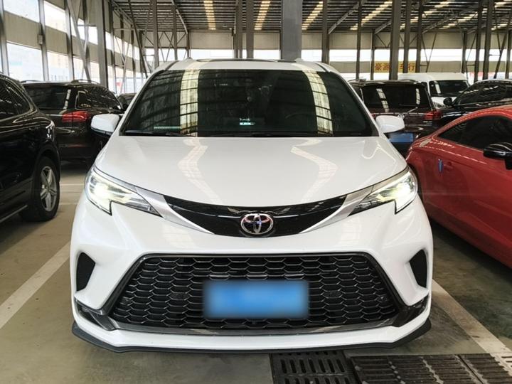 Granvia 2024 2.5L Hybrid Luxury photo 2
