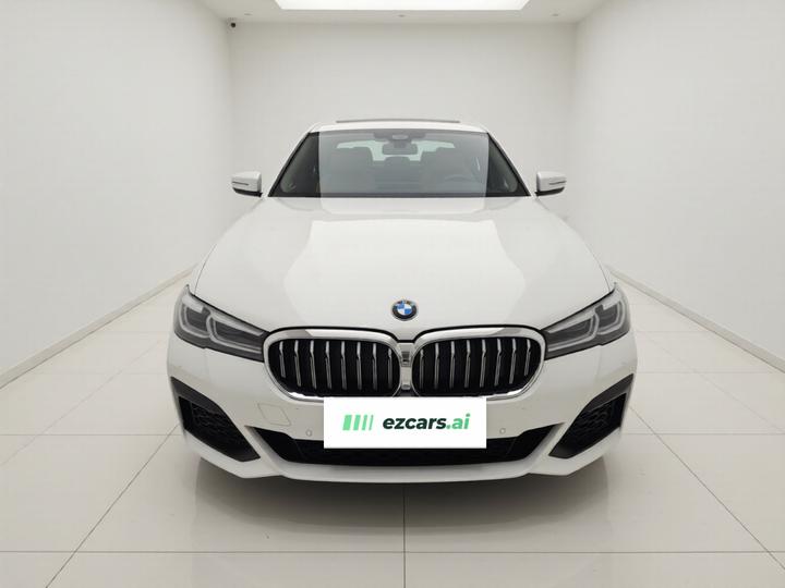 5 Series EV 2021 535Le M Sport Package photo 2
