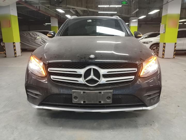 GLC 2017 GLC 200 4MATIC photo 2