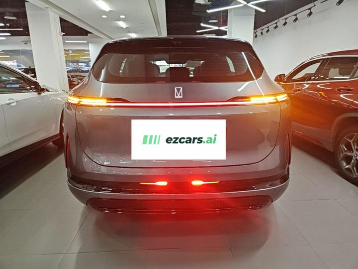 07L 2027 Max+ EV photo 5