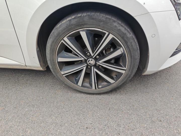 Superb 2022 TSI280 DSG Exclusive photo 8