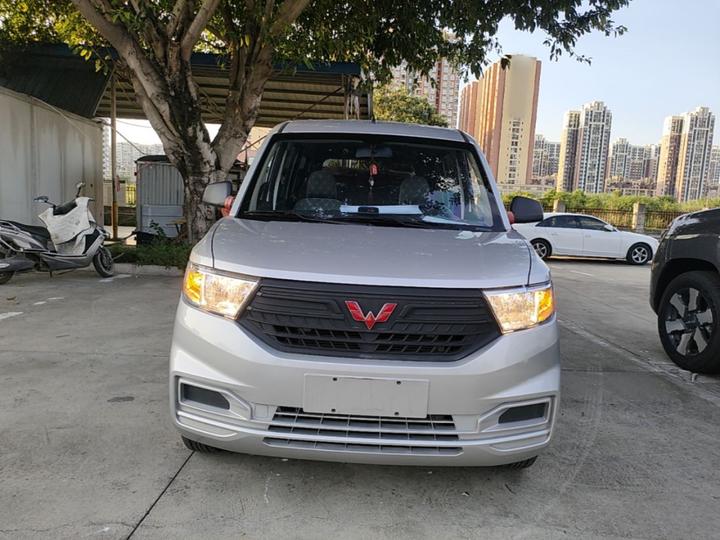 Wuling Hongguang V 2022 1.5L LAR photo 2