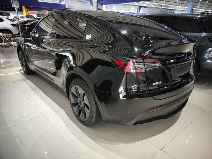 Model Y 2023 RWD photo 4