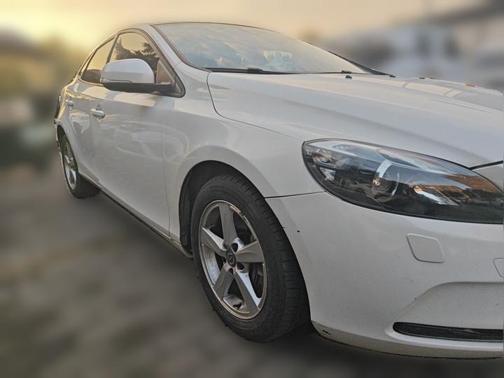 V40 2016 T3 photo 3