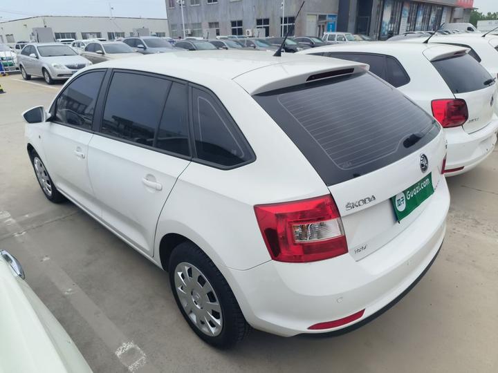 Rapid Spaceback 2016 Facelift 1.6L AT photo 4