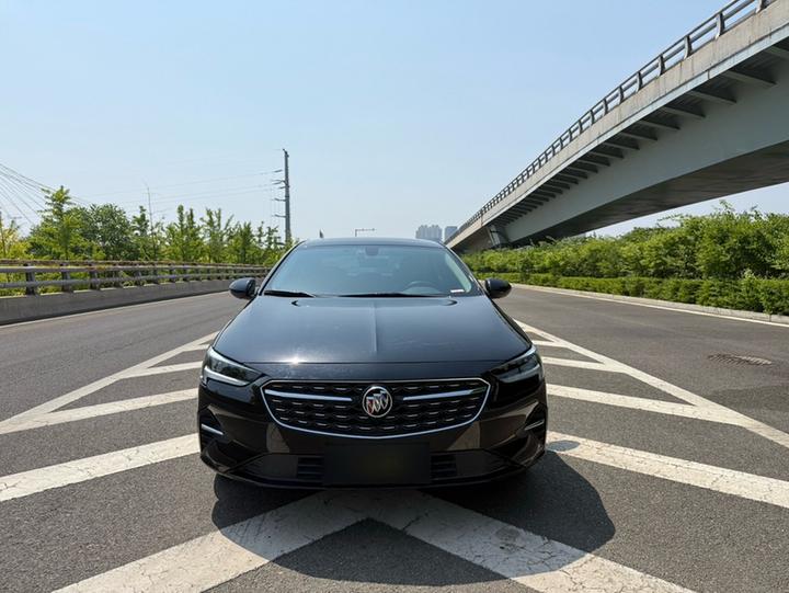 Regal 2023 552T Smart photo 2
