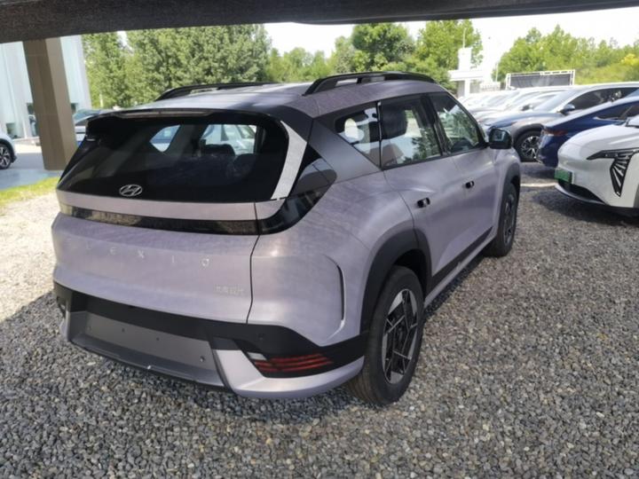 EO 2025 RWD SMART 64.2kWh photo 4
