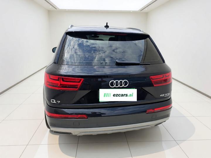 Q7 2018 45 TFSI Tech photo 3