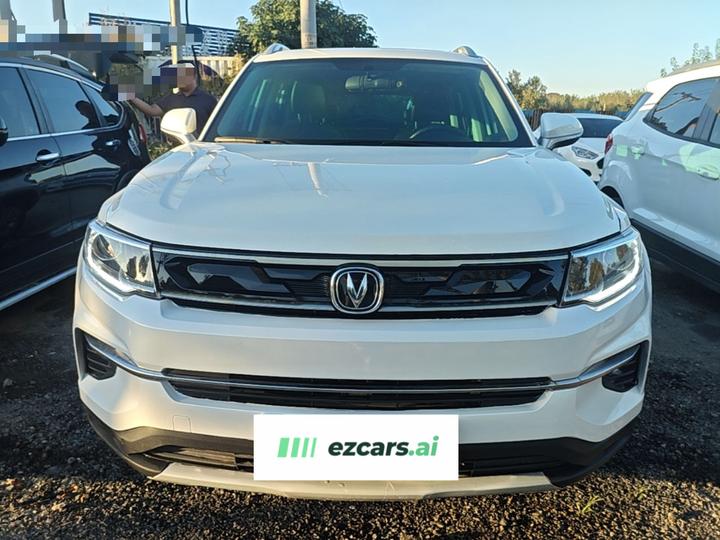 CS35PLUS 2019 1.6L AT Upgraded photo 2