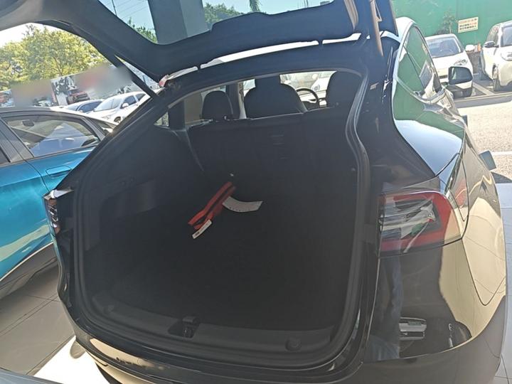 Model Y 2021 Standard Range RWD photo 8