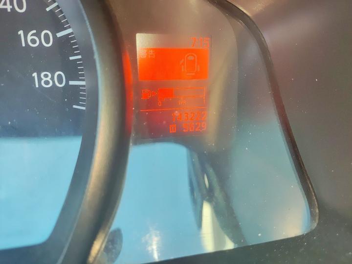 NV200 2011 1.6L 232-Seater photo 2
