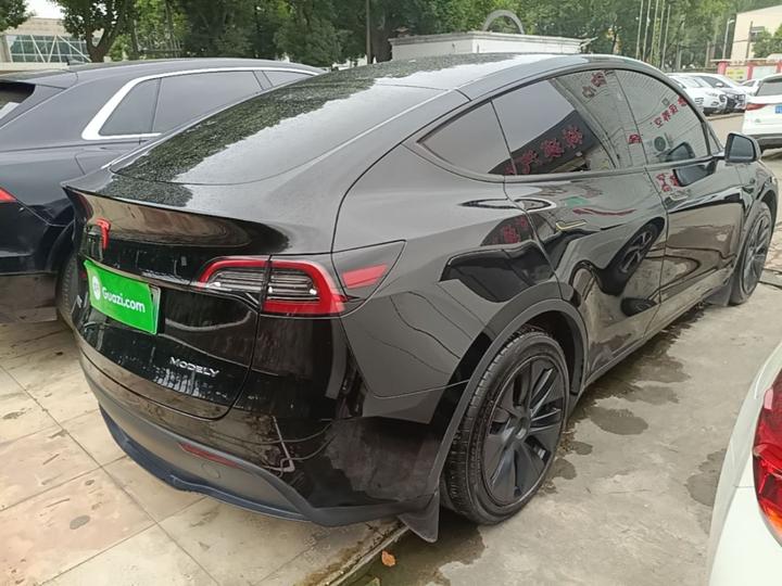 Model Y 2024 RWD photo 6