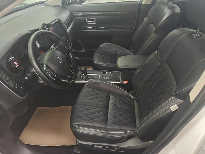 Outlander 2020 2.4L AWD Enjoy 5-Seater photo 7