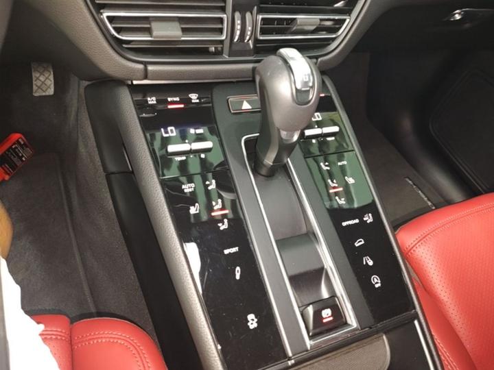 2024 Macan 2.0T photo 6