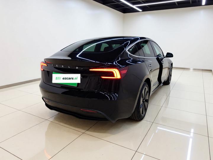 Model 3 2023 RWD photo 6