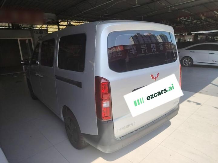 Wuling Rongguang EV 2026 310km Bus Standard photo 4