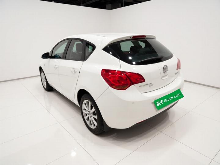 Excelle 2014 XT 1.6L AT Fashion photo 4