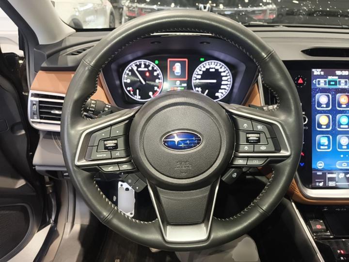 2021 2.5i Flagship EyeSight photo 6