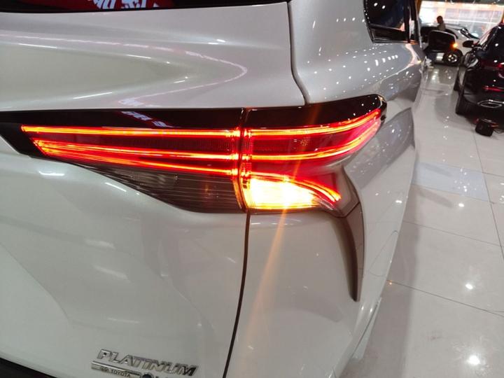 Sienna 2024 2.5L Hybrid Platinum photo 7