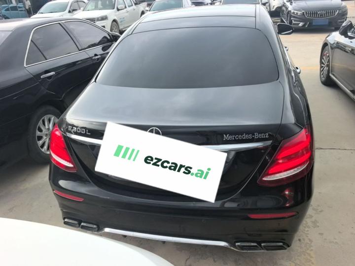 E-Class 2019 E 300 L Sport Luxury photo 3