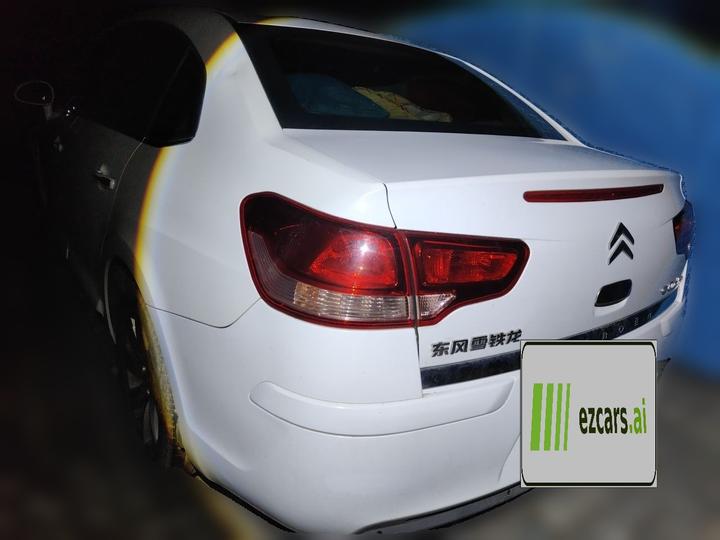 2011 Sedan 1.6L AT Comfort photo 4