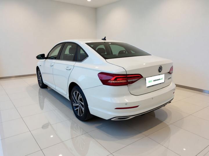 Lavida 2022 1.5L AT photo 4