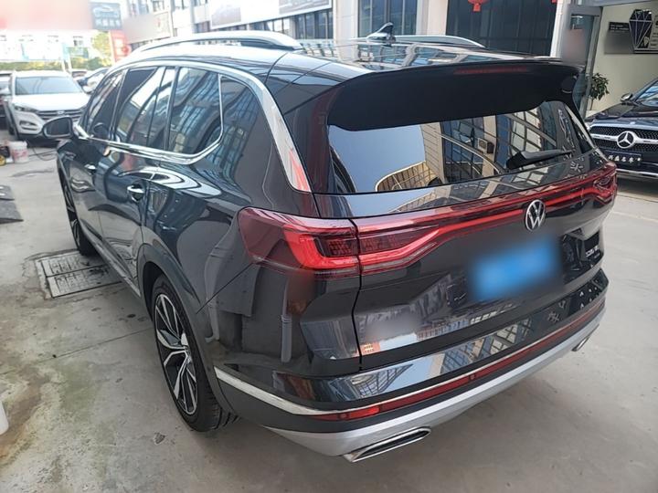 2021 530TSI AWD Flagship Pro photo 4