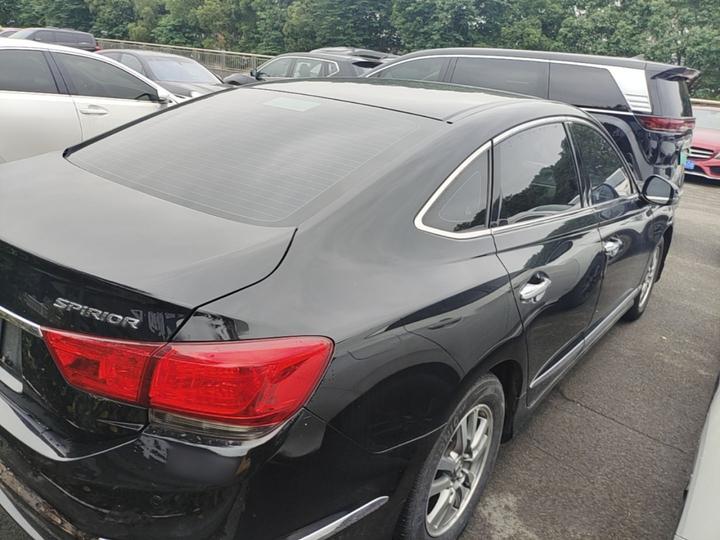 Spirior 2015 2.0L Premium photo 4