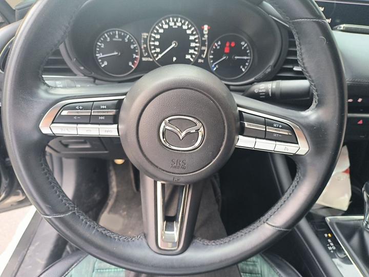 3 Axela 2020 2.0L AT photo 3