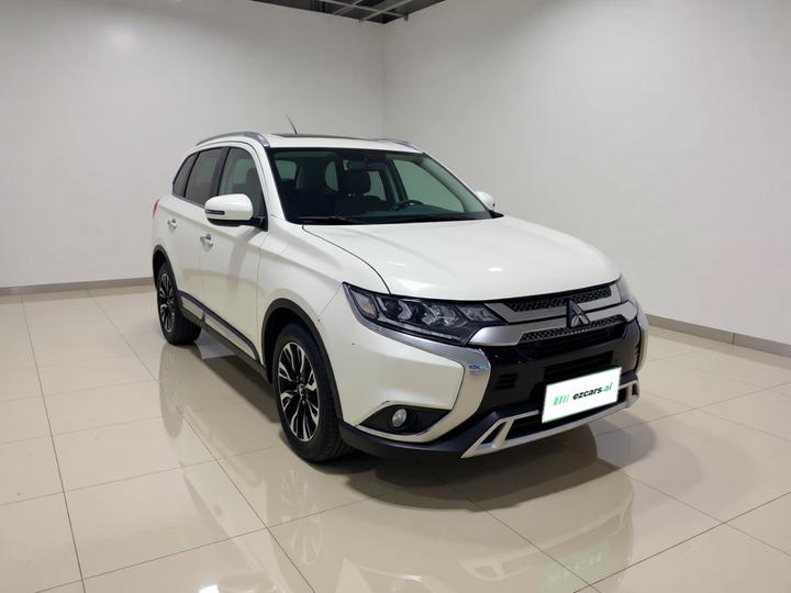 Outlander 2019 2.4L AWD Enjoy 5-Seater China VI photo 3