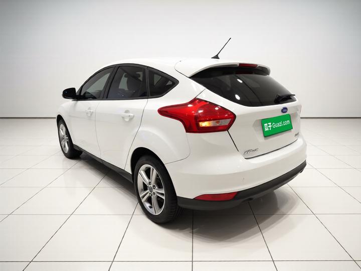 Focus 2015 Hatchback 1.6L AT Comfort photo 4