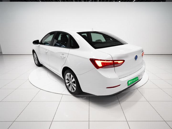 Excelle 2021 Facelift Classic 1.5L AT Elite photo 4