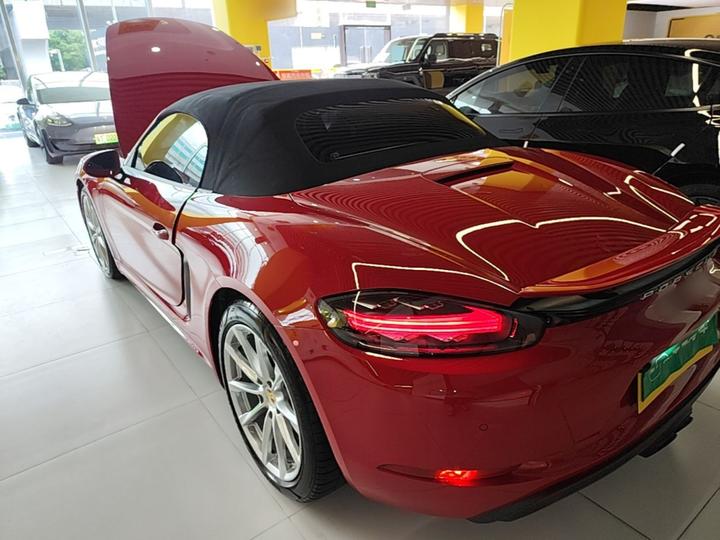 718 2020 Boxster 2.0T photo 4