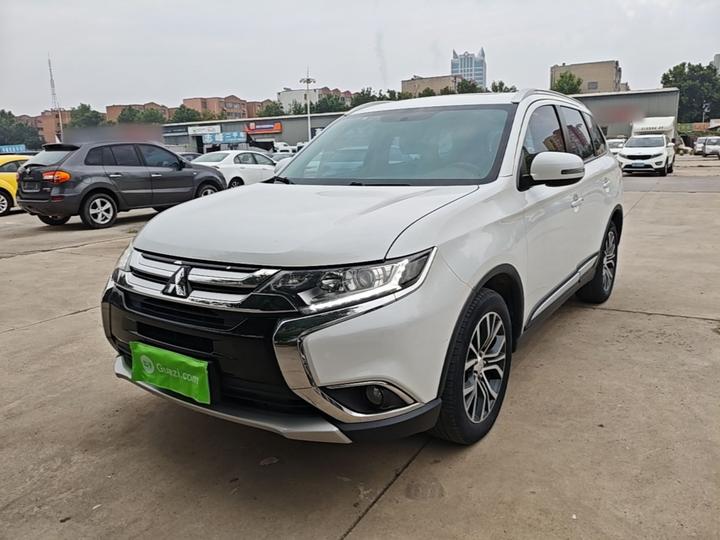 Outlander 2018 2.0L RWD Honor 5-Seater
