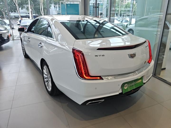 XTS 2018 28T Tech photo 4