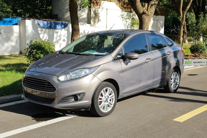 2013 Sedan 1.5L AT Fashion
