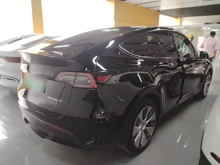 Model Y 2022 Facelift RWD photo 6