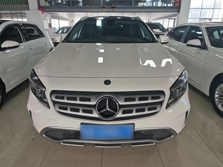 GLA 2017 GLA 200 Dynamic photo 2