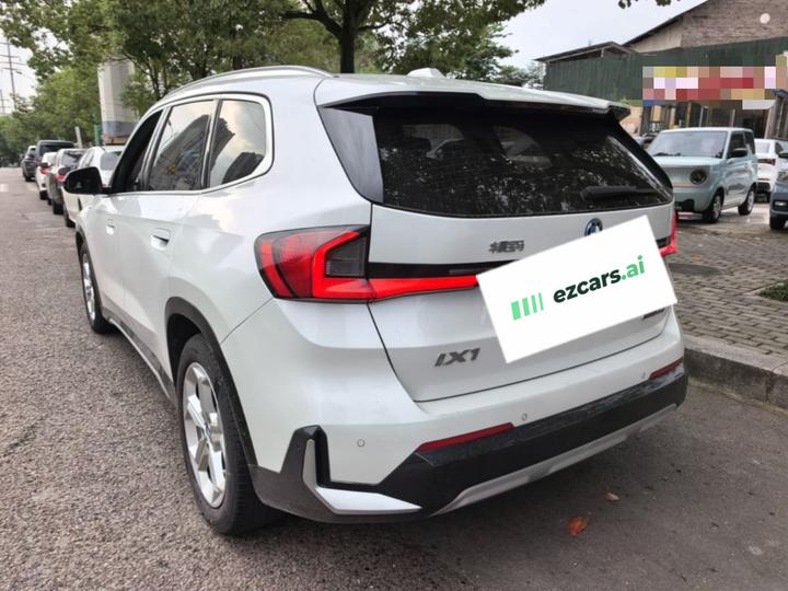 iX1 2023 eDrive25L X Design Package photo 4