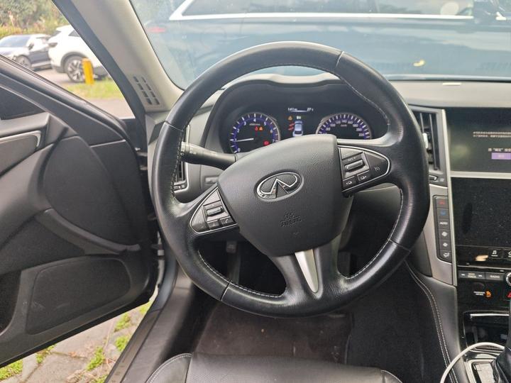 Q50L 2016 2.0T Progressive photo 3