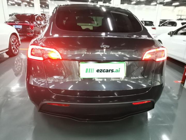 Model Y 2024 RWD photo 3