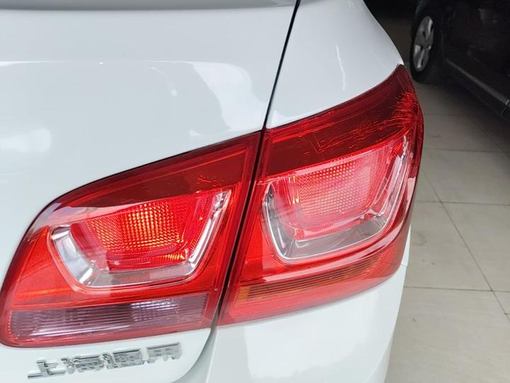 2015 1.5L Classic SE MT photo 7