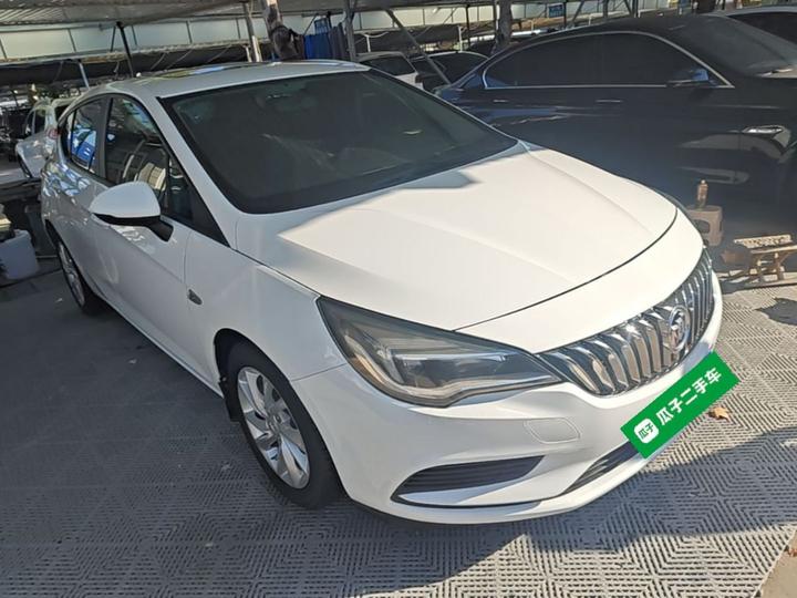 Verano 2016 Hatchback 15S AT Progressive photo 3