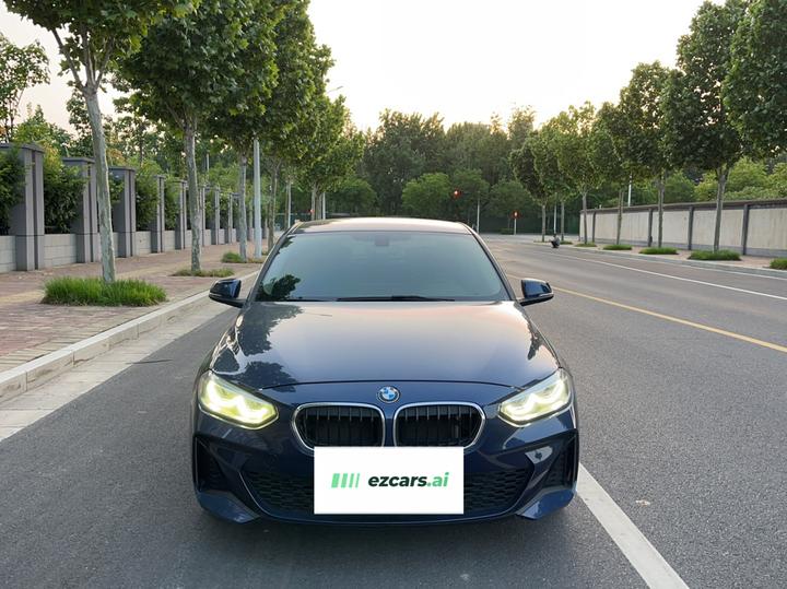 1 Series 2023 120i M Sport photo 2