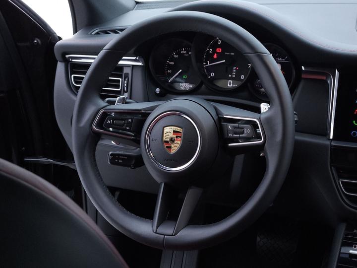 2025 Macan 2.0T photo 2